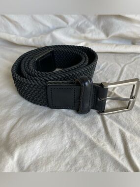 Black Stretchy Web Belt  Silver Buckle- Men's Size Medium 34/36
